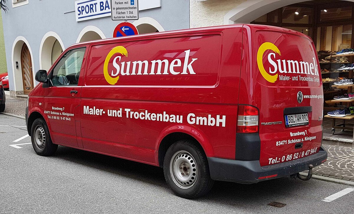 =VW T 5 des Maler- und Trockenbaubetriebes SUMMEK steht im Juni 2022 in Berchtesgaden