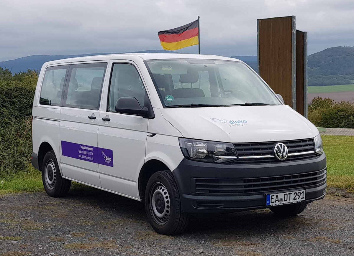 =VW T 6 von DIAKO Thüringen parkt im Oktober 2020 an der Gedenkstätte Point Alpha