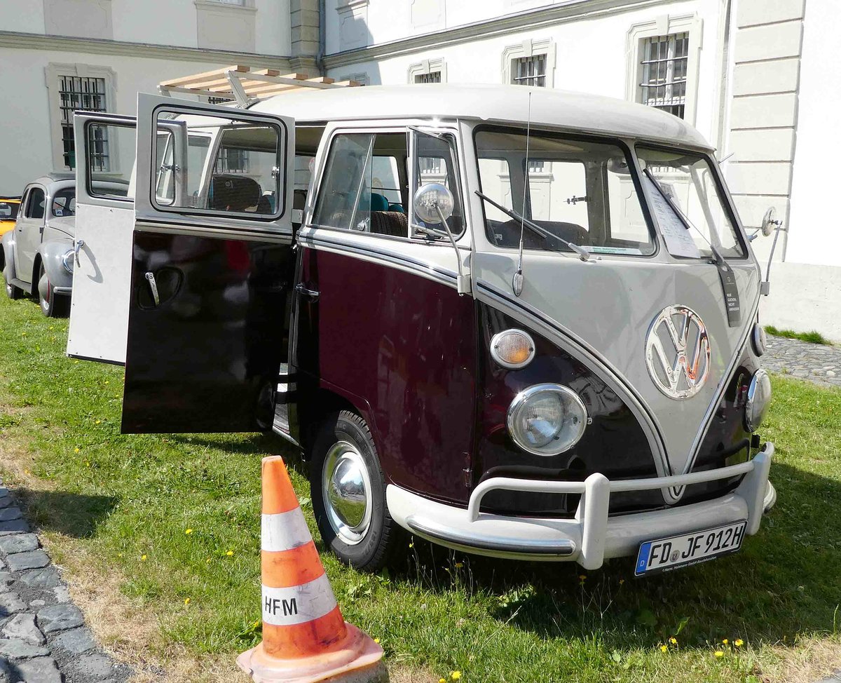 =VW T1, ausgestellt bei Blech & Barock im Juli 2018 auf dem Gelände von Schloß Fasanerie bei Eichenzell