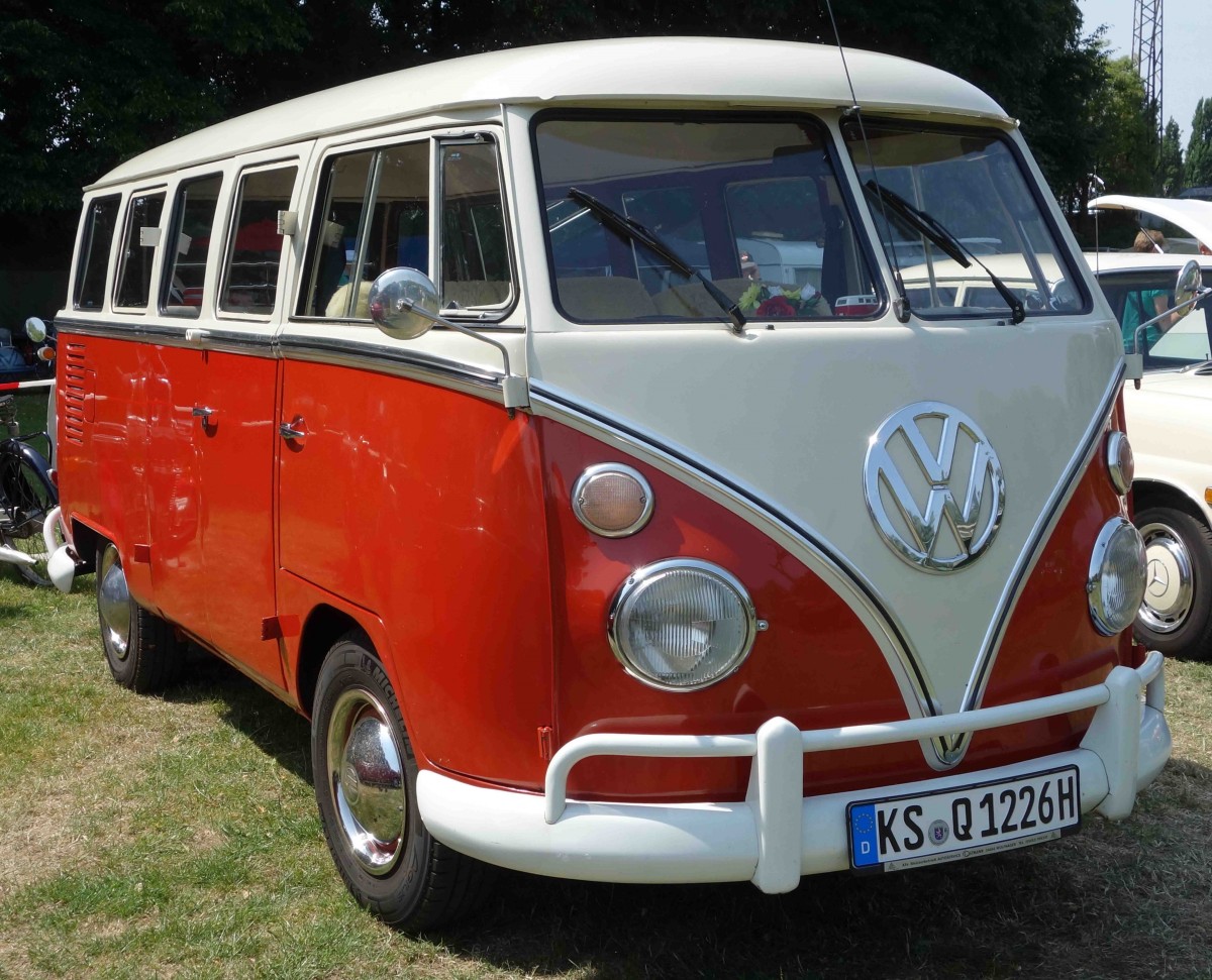 VW T1, gesehen bei der Oldtimerausstellung in Gudensberg, Juli 2015