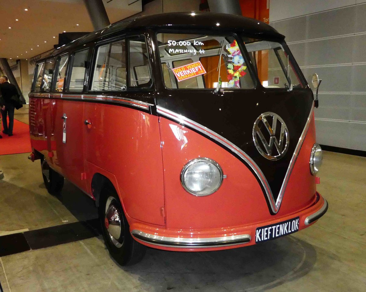 =VW T1 Samba, gesehen bei den Retro Classics Stuttgart im März 2017