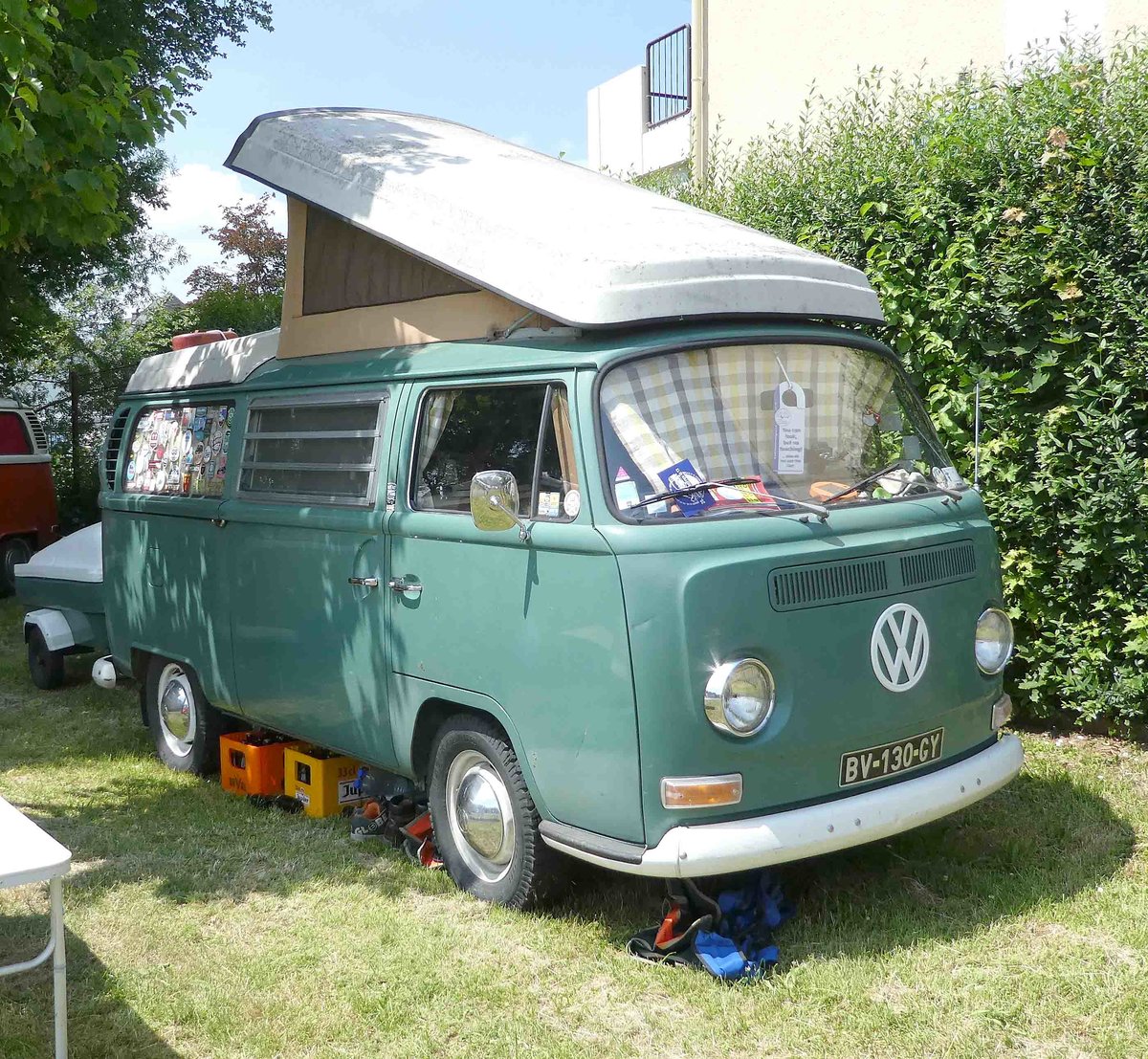 =VW T2 Wohnmobil steht auf dem Ausstellungsgelände in Bad Camberg anl. LOTTERMANN-Bullitreffen im Juni 2019