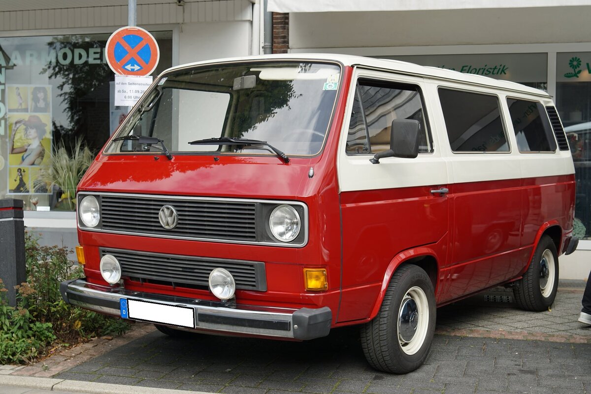 VW T3 Caravelle aus dem Modelljahr 1986. Oldtimertreffen in Heiligenhaus am 12.09.2021.