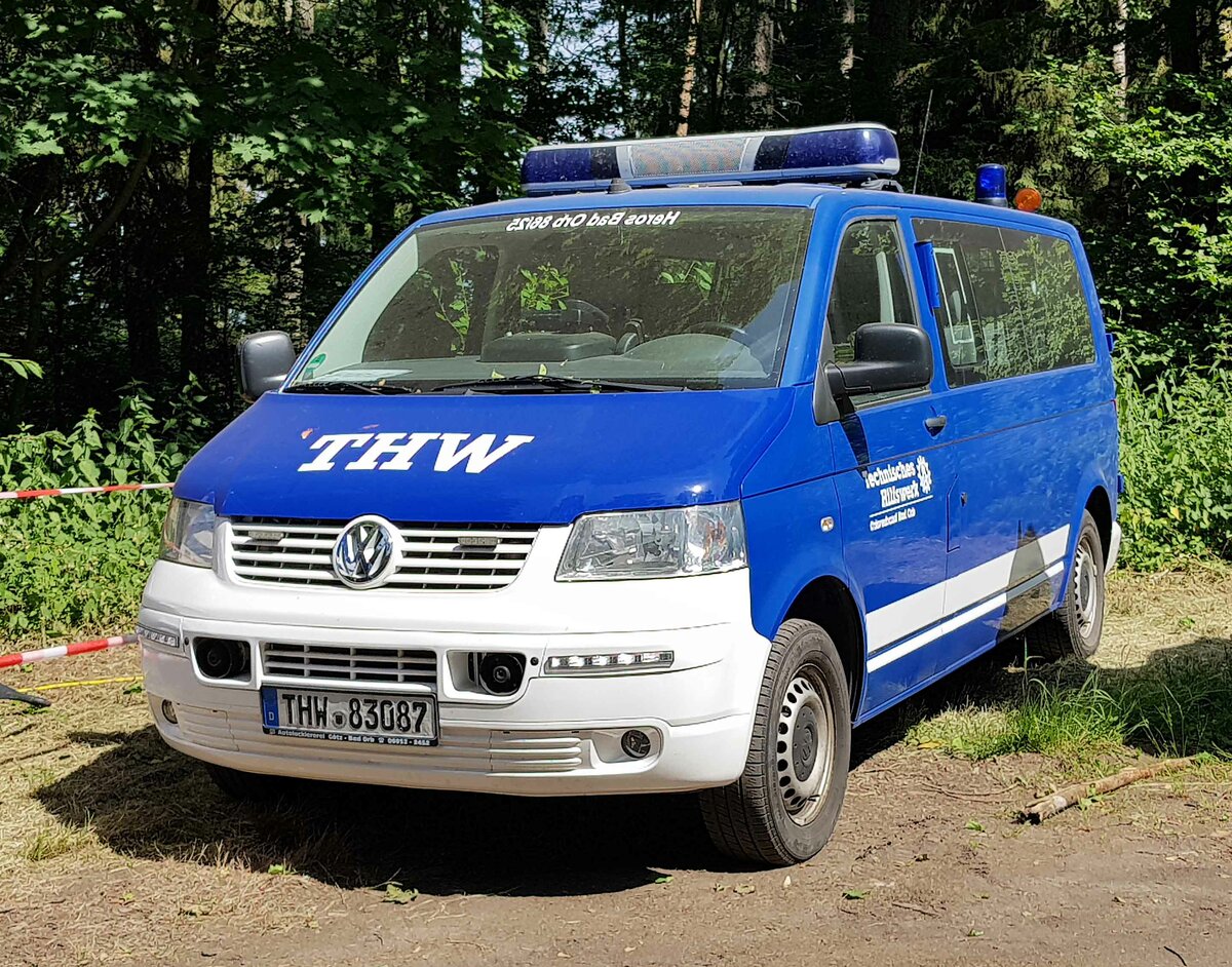 =VW T5 des THW OV Bad Orb, eingesetzt beim Köhlerfest in Bad Orb, 06-2022