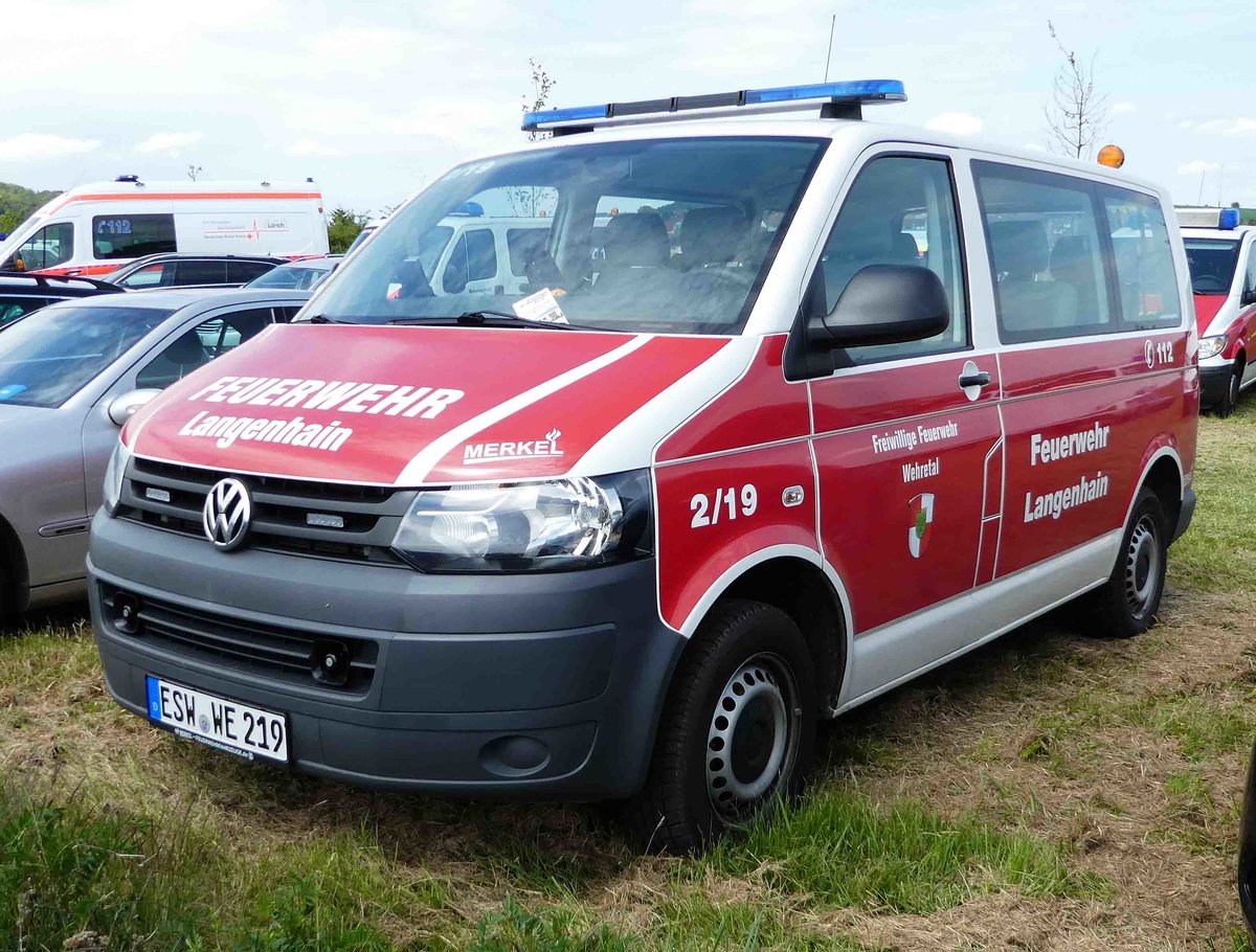 =VW T5 der Feuerwehr WEHRETAL, fotografiert bei der RettMobil 2017 im Mai in Fulda
