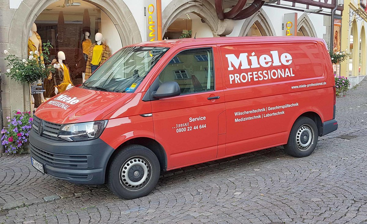 =VW T6 als MIELE-Servicefahrzeug steht im September 2019 in Fulda