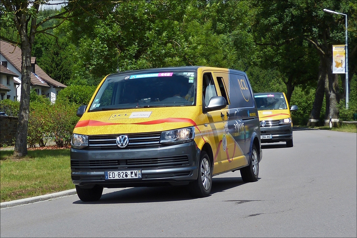 VW T6 in der Caravanne du Tour auf den Straßen von Luxemburg unterwegs.  03.07.2017.