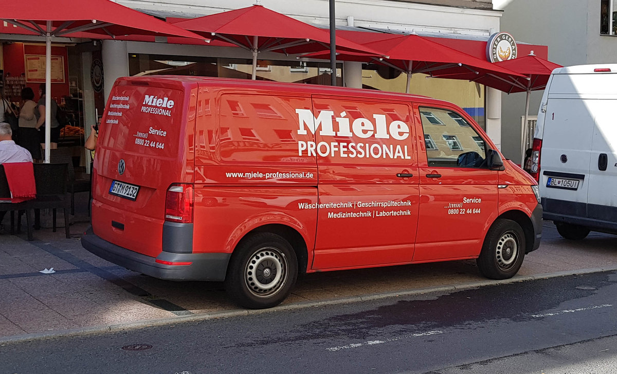 =VW T6 von  MIELE-Service  steht im Juni 2019 in Fulda