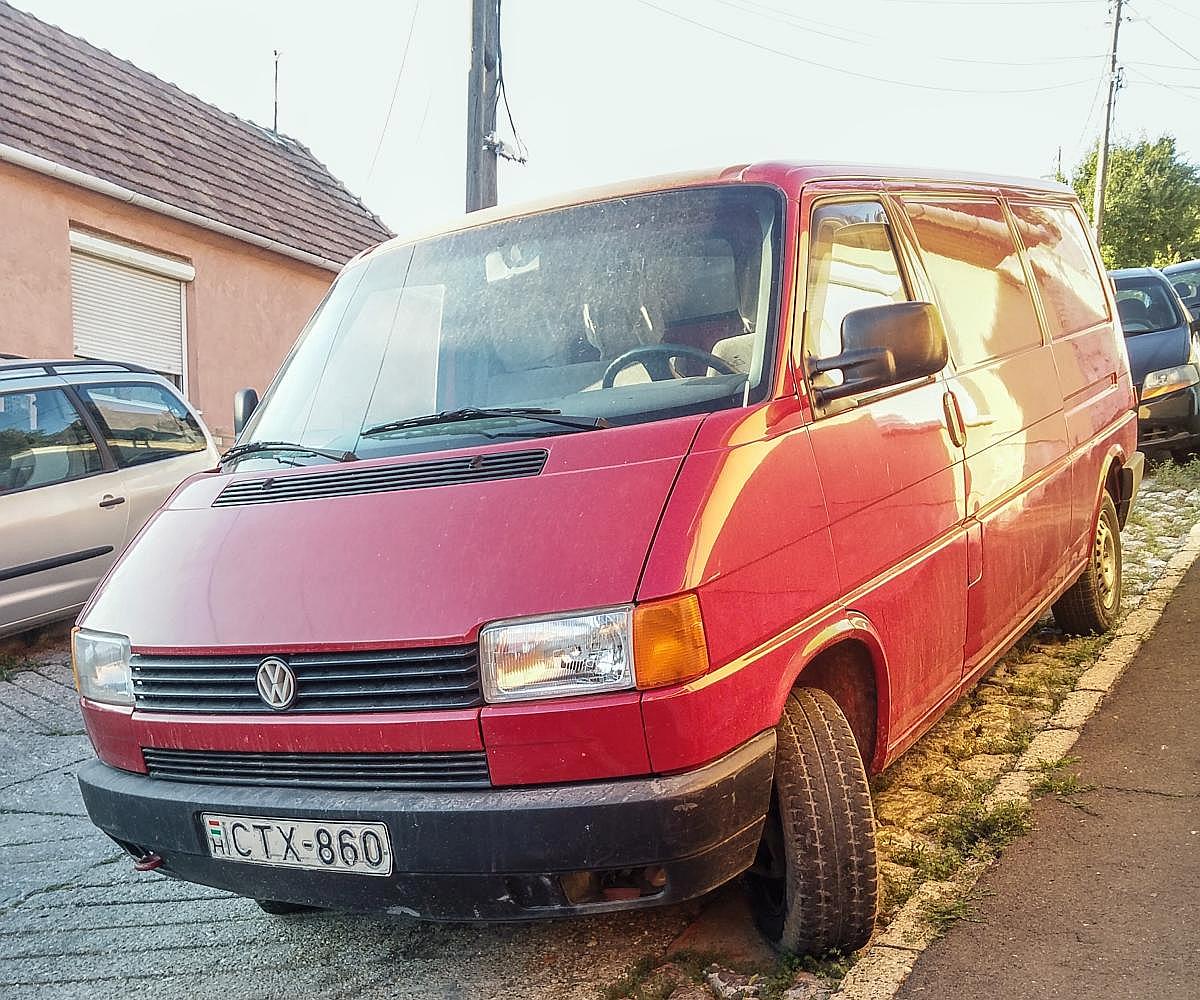VW Transporter T4. Foto: September, 2019 in Pécs, Ungarn.