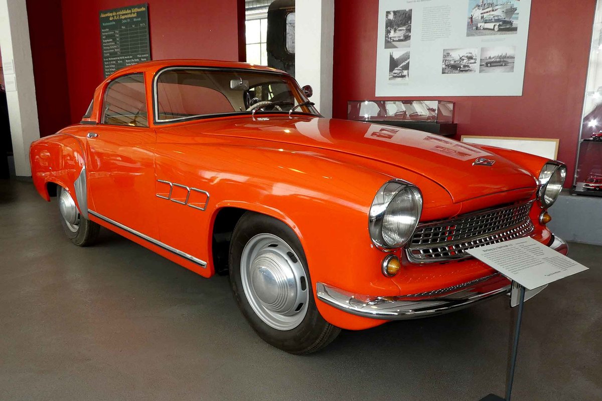 =Wartburg 313 Coupe, Bj. 1958, steht in der Automobilwelt Eisenach, Juli 2016