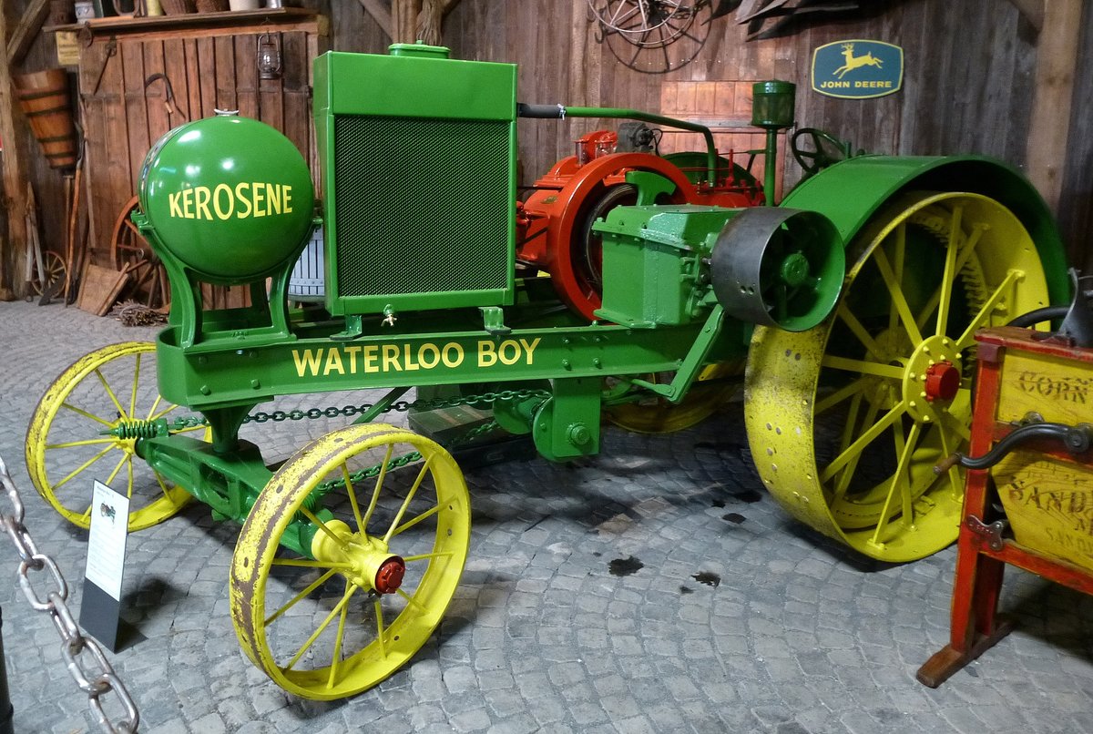 Waterloo Boy-R, Ackerschlepper aus den USA, Baujahr 1917, 2-Zyl.Motor mit 6486ccm und 25PS, Auto & Traktor Museum Bodensee, Aug.2013