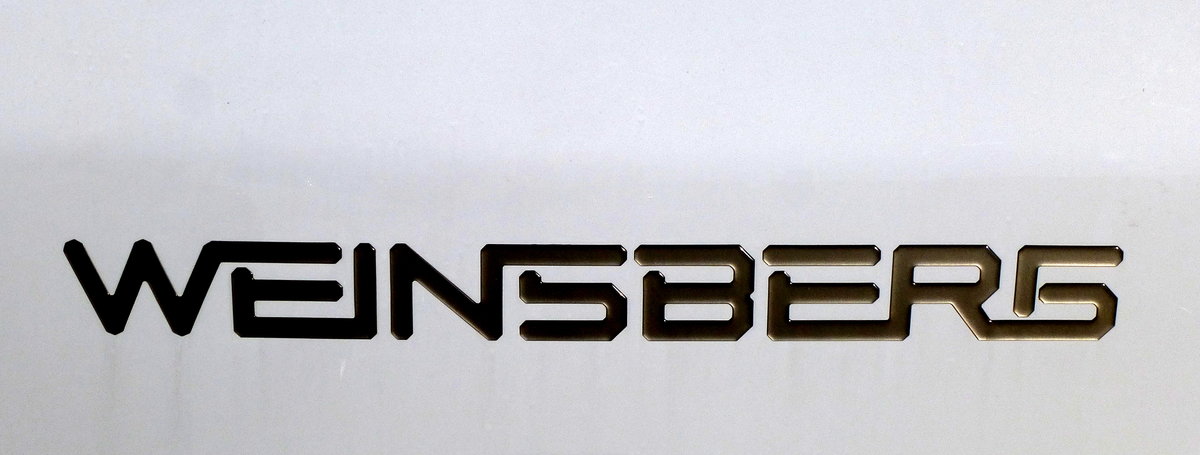 WEINSBERG, Schriftzug an einem Wohnwagen der Firma aus Weinsberg/LK Heilbronn, Nov.2016