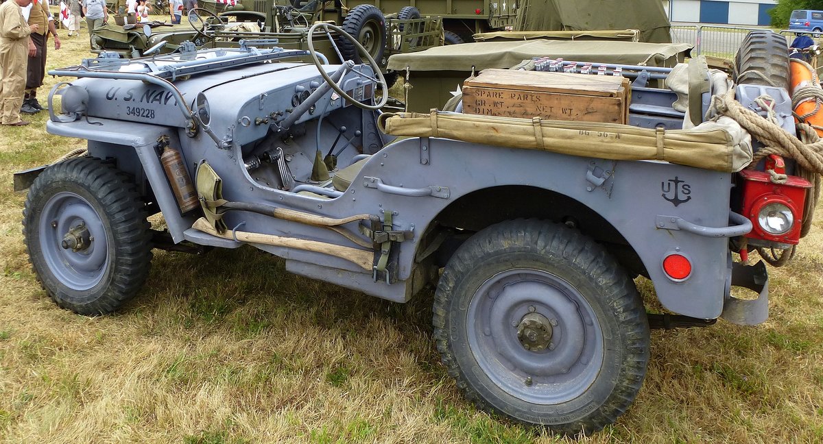 Willys Jeep, US-amerikanischer Geländewagen in der Farbgebung der Seestreitkräfte/Navy, warbird&oldtimer day Bremgarten 2017