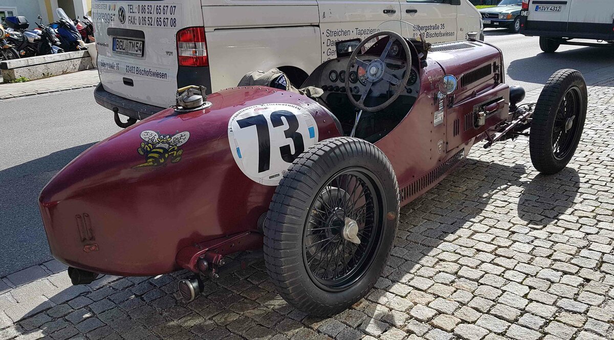 =Wolseley Hornet Special, Bj. 1933, 1604 ccm, 65 PS, steht zur Präsentation der Rennteilnehmer des Rossbergrennens  Edelweiss-Bergpreis  2022 im Markt Berchtesgaden.