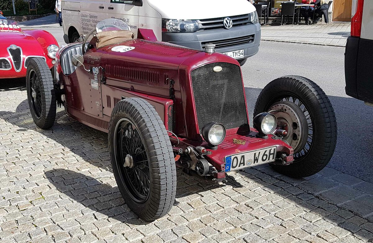 =Wolseley Hornet Special, Bj. 1933, 1604 ccm, 65 PS, steht zur Präsentation der Rennteilnehmer des Rossbergrennens  Edelweiss-Bergpreis  2022 im Markt Berchtesgaden.