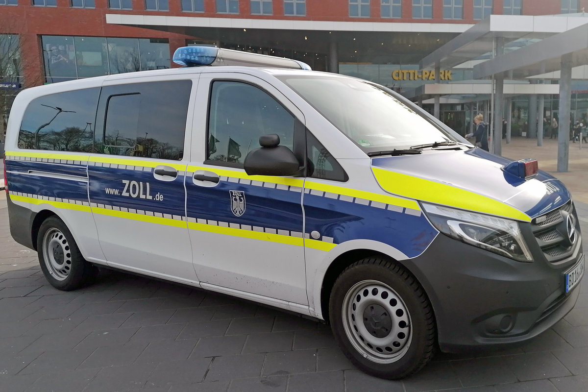 ZOLL-Einsatzfahrzeug Mercedes-Benz Vito in der aktuellen Farbgebung. Lübeck,15.2.2020