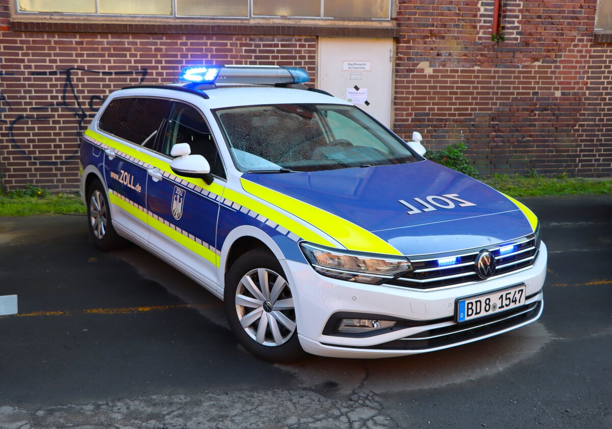 Zoll Kassel VW Passat Einsatzfahrzeuge am 18.04.26 beim Blaulichttag in Henschel Museum Kassel