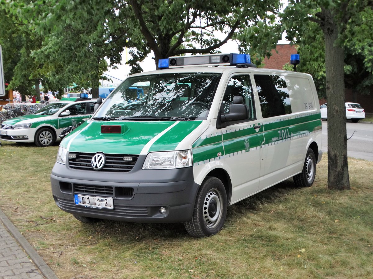 Zoll VW T5 am 16.06.17 auf dem Hessentag in Rüsselsheim