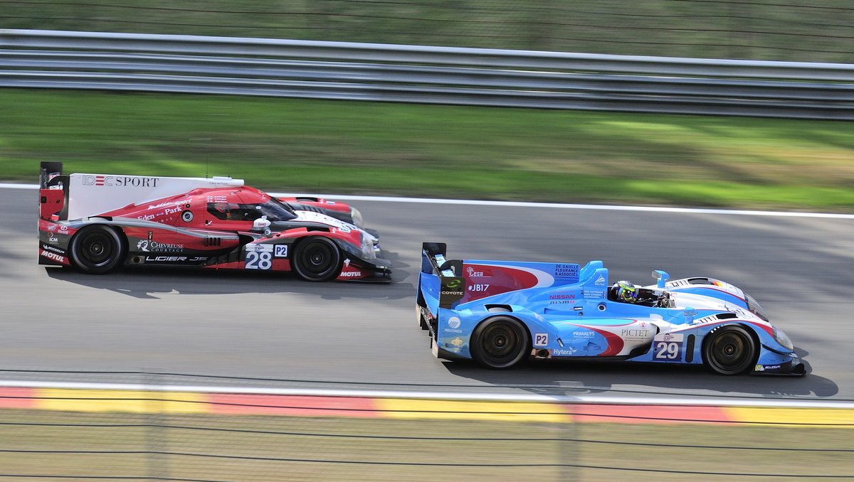 Zwei Genarationen Le Mans Rennwagen Nr.28 LMP2, Ligier JS P2 - Judd (Coupe) IDEC SPORT RACING , Morgan - Nissan (Spider) vom Temm PEGASUS RACING, bei der European Le Mans Series am 25.9.2016 in Spa Francorchamps. Ab 2017 sind nur noch Geschlossene Wagen erlaubt.