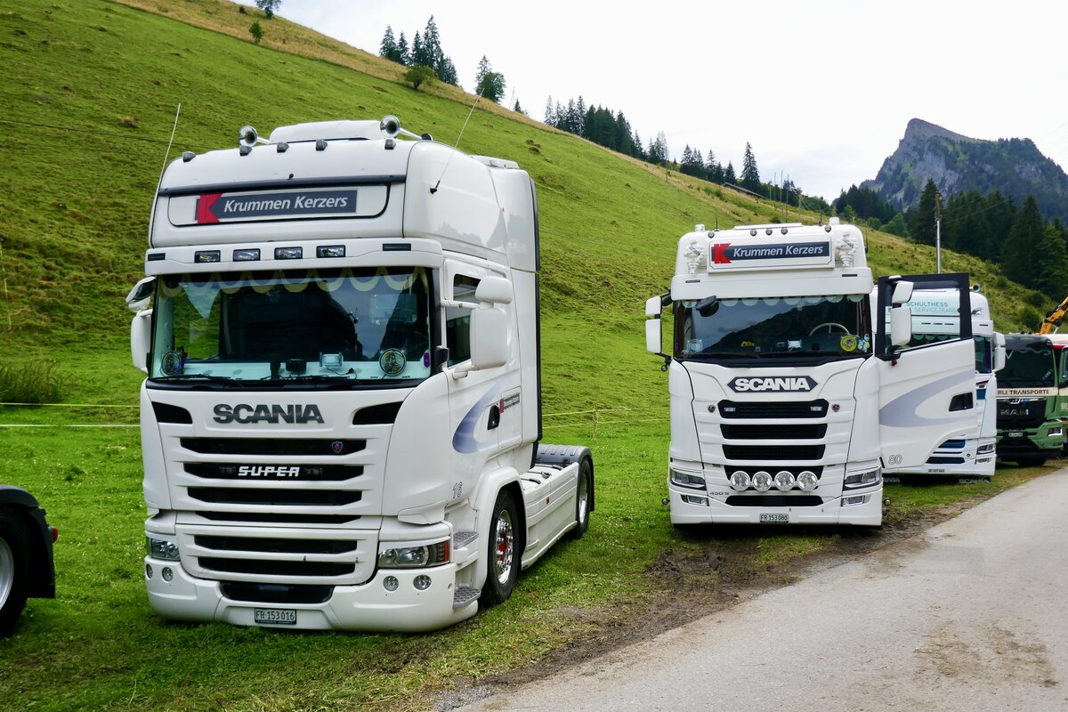Zwei Scania Zugmaschinen von Krummen Kerzers am 29.8.26 beim Diemtigtaler Truck Treff.