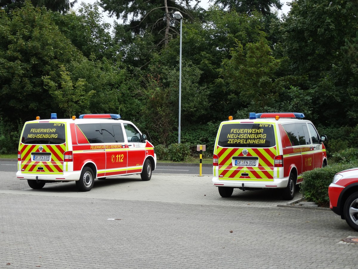 Zwei VW T5 MTW der Feuerwehr Neu-Isenburg am 13.09.14
