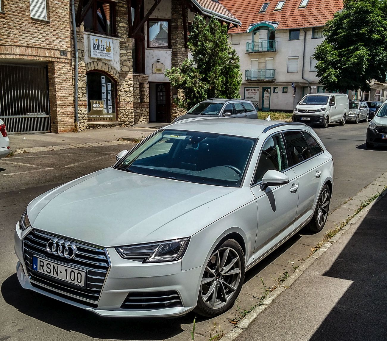 Audi A4 Avant der generation B9. Foto: Juni, 2021.