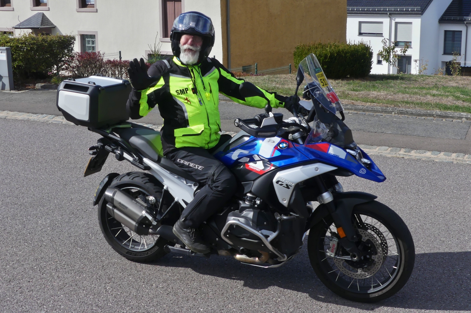 BMW 2000 GS Motorrad ,war bei der Skoda Tour de Luxemburg mit im Einsatz. Gru�
an den freundlichen Fahrer. 09.2026