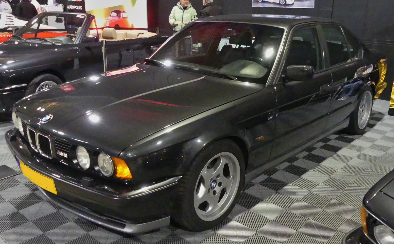 BMW M5 (E34) BJ 1994, 3795 ccm, 340 PS, von 08.1995 bis 06.1995 wurden 11989 von diesem Typ gebaut. Autojumble Luxemburg 03.2026