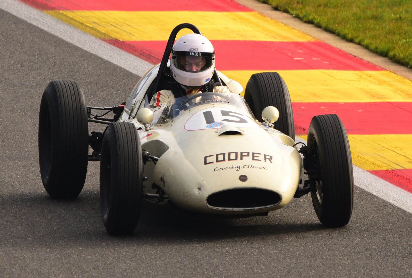 COOPER T45/51 (1960) Formel 2 Rennwagen, Fahrer: MATZELBERGER Thomas (AUT), HGPCA ~ PRE ’66 GRAND PRIX CARS. Hier beim 6h Classic Rennen am 30.09.2023 Rahmenprogramm in Spa Francorchamps,
