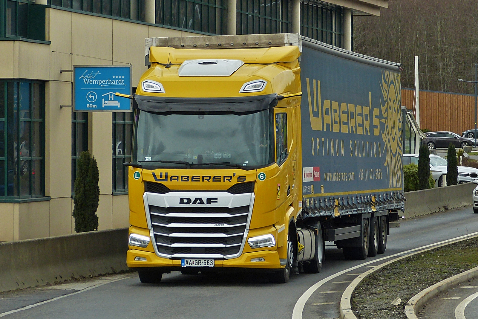 DAF 480 Sattelzug von Waberer’s, aufgenommen im Norden von Luxemburg. 03.2023
