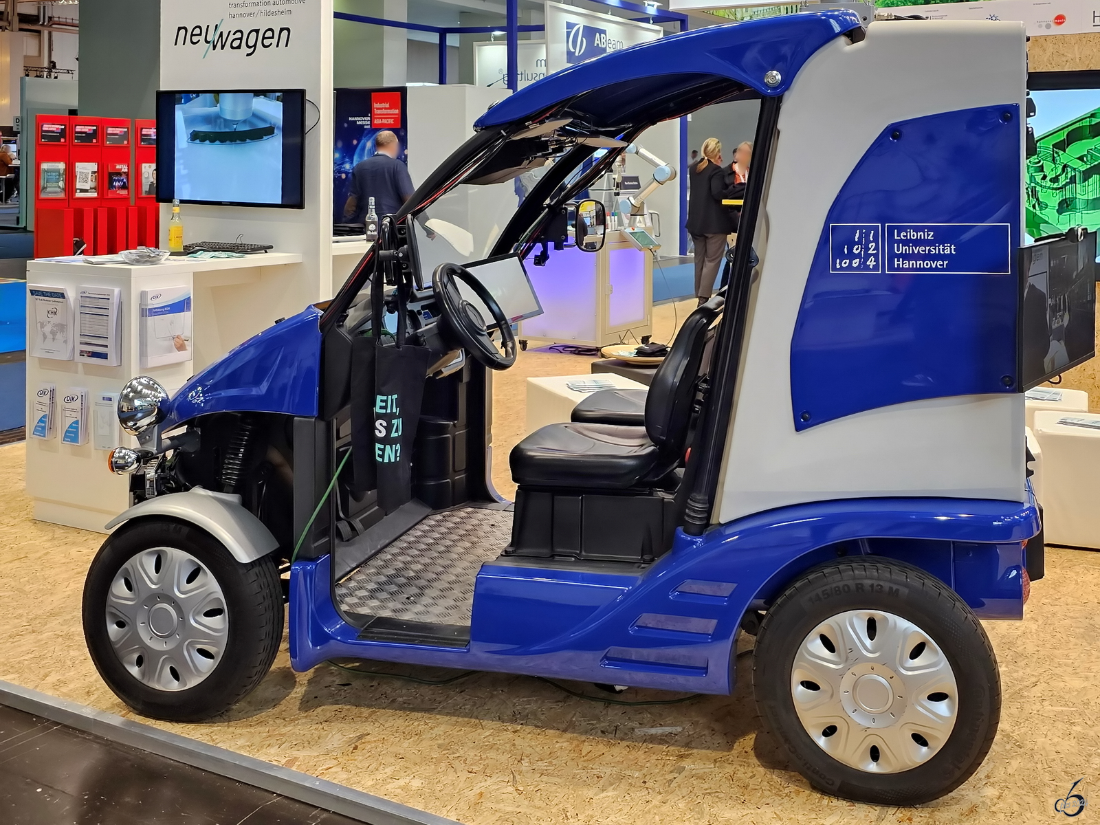 Das Ende April 2024 auf der Hannovermesse ausgestellte Farzeug  Platform for the Analysis of Next-gen Driver Assistance (PANDA)  ist ein Versuchsträger für hochautomatisiertes Fahren.
