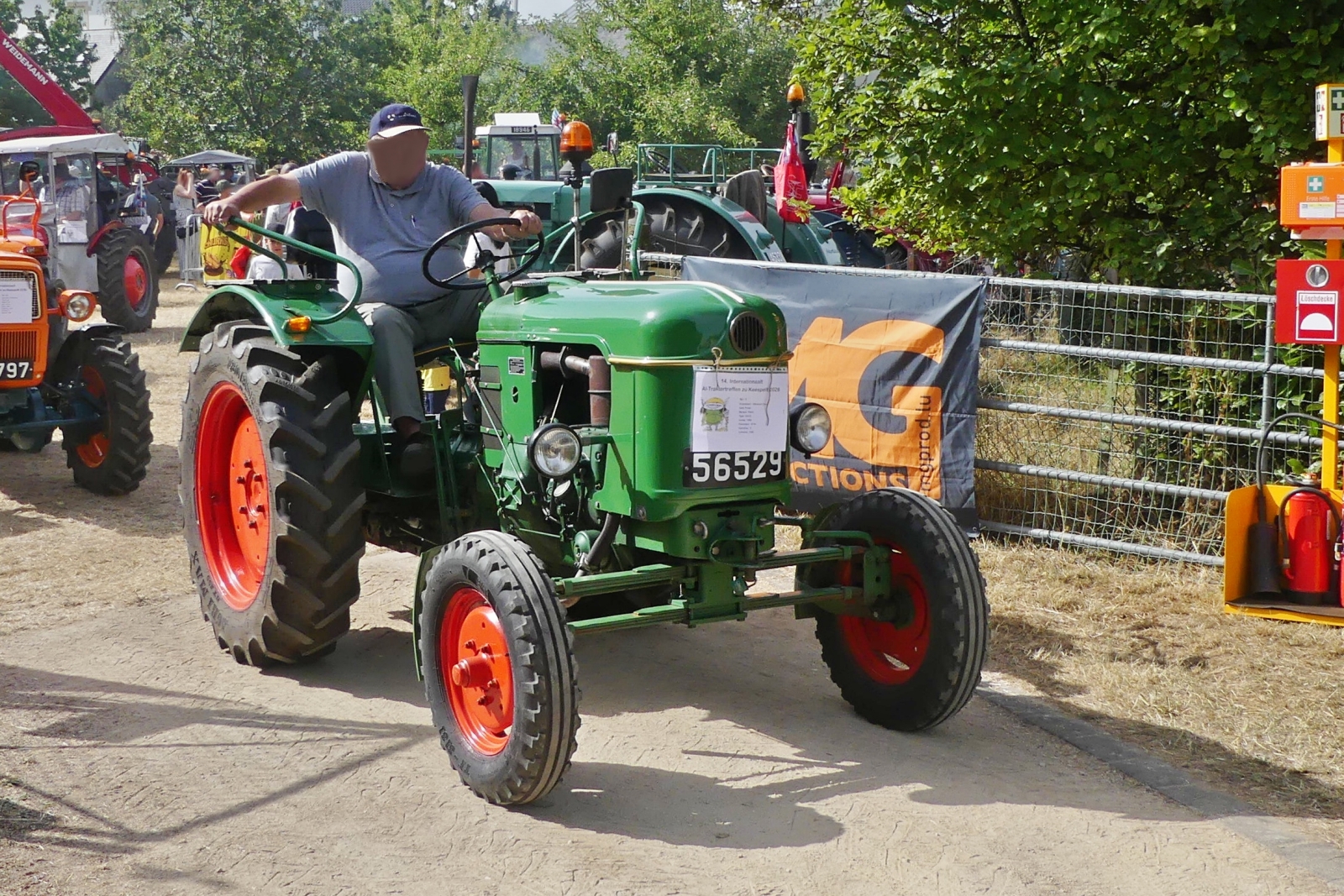 Deutz D 25S, BJ 1960, 25PS, 2Zyl, war bei der Rundfahrt beim traktorentreffen in Keispelt mit dabei. 09.08.2026