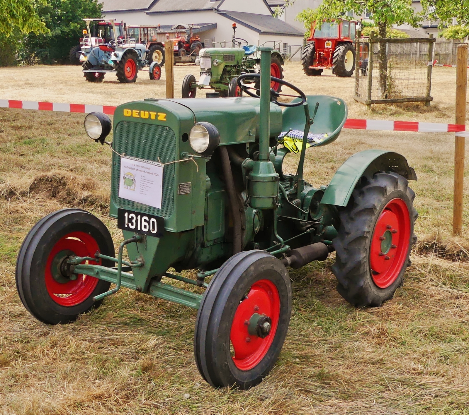 Deutz F1M 414 Bauernschlepper, BJ 1949, 11 PS 1Zyl, gesehen beim Traktorentreffen in Keispelt. 09.08.2026