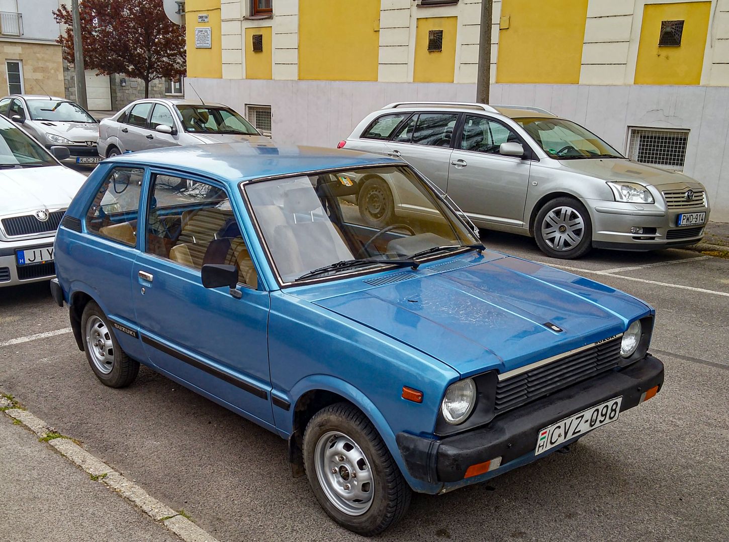 Diesen 1982 Suzuki Alto (erste Generation, Facelift) in April, 2021 aufgenommen.