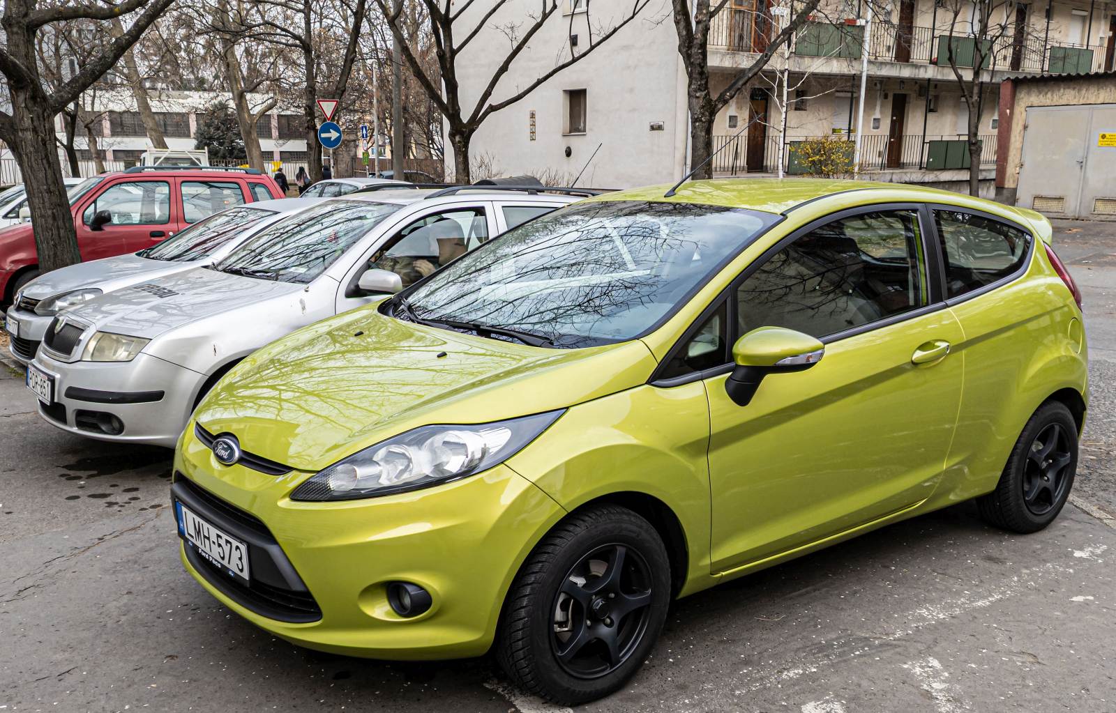 Diesen Ford Fiesta Mk7 in Squeeze Green habe ich in März, 2022 aufgenommen.