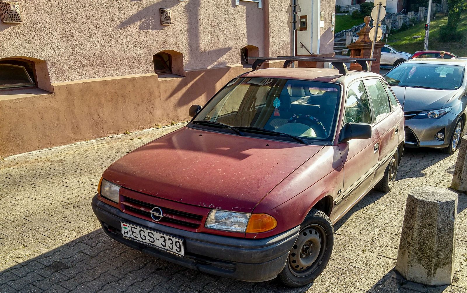 Diesen roter Opel Astra F habe ich in 05.2021 fotografiert.