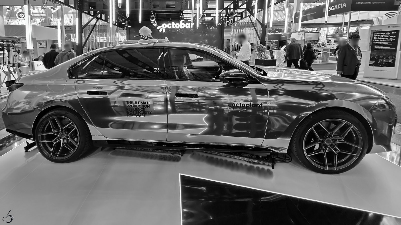Dieser BMW i7 wurde gold foliert und war im April 2026 auf der Hannovermesse ausgestellt.