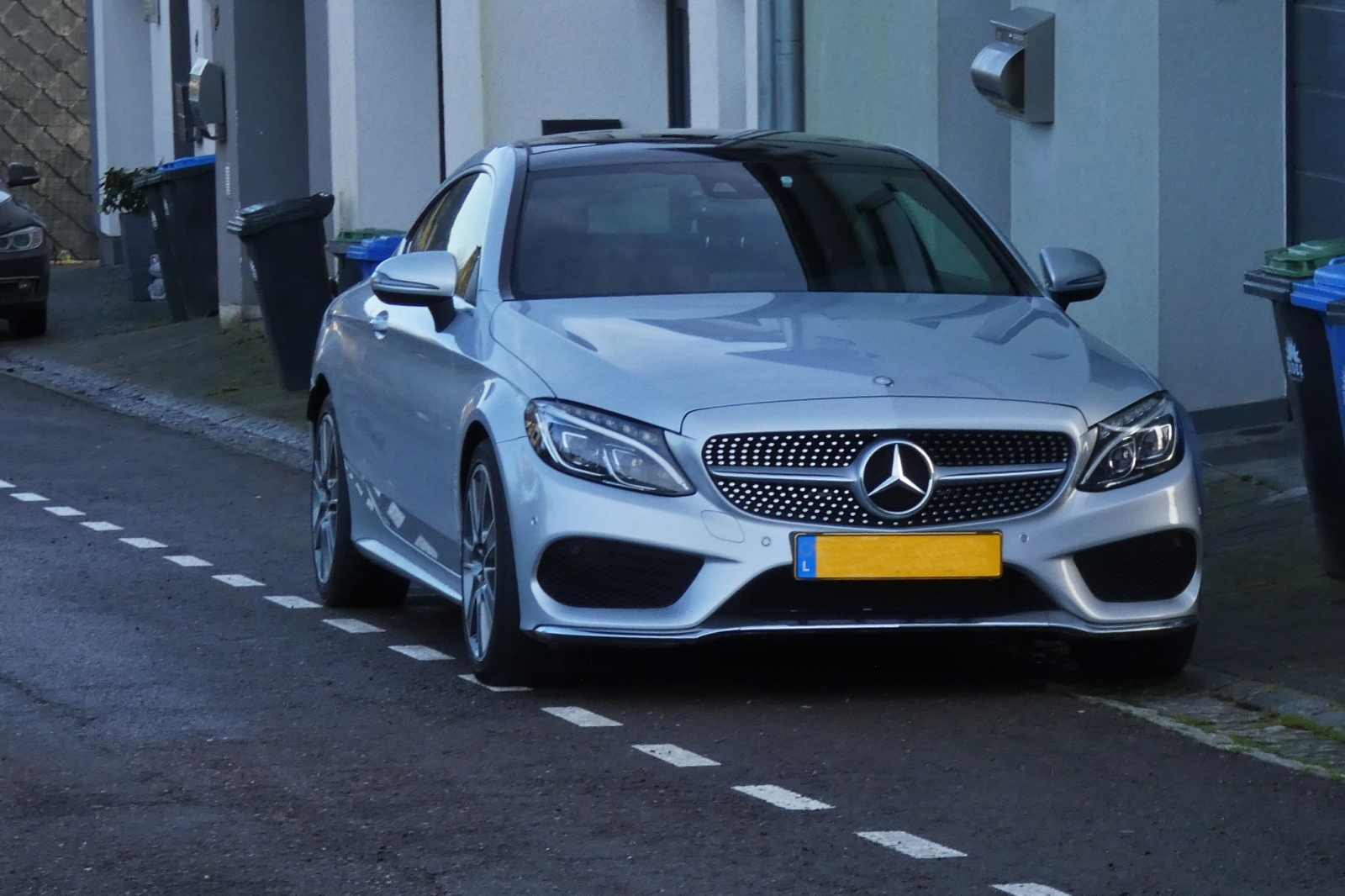 dieser Mercedes TYP?, stand am Stra�enrand. 12.2025