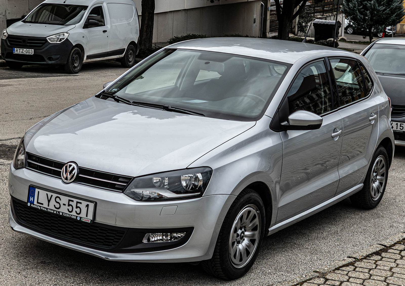 Dieser VW Polo V tr�gt dekorative Winterfelgen. Foto: M�rz, 2026