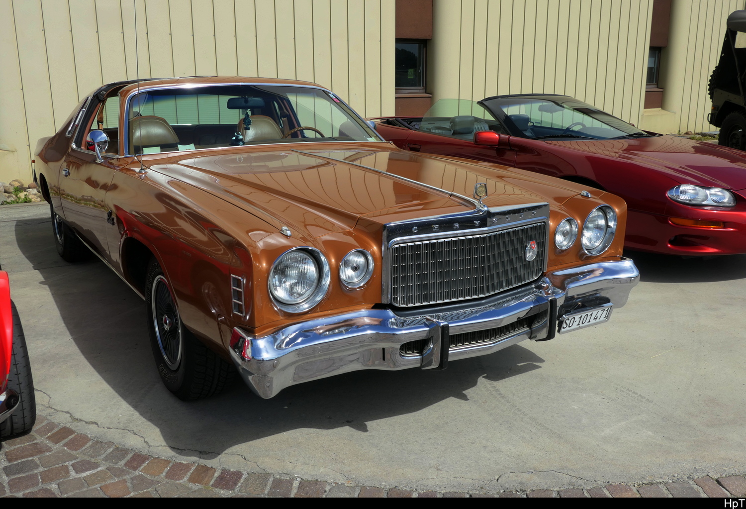 Ein Chrysler Cordoba zu Besuch am Oldtimer Treff auf den Areal des Flugplatz in Bleienbach am 31.05.2026