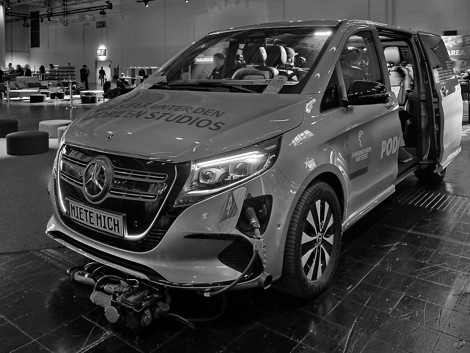 Ein Mercedes-Benz Vito als mobiles Audiostudio, welcher im April 2026 auf der Messe in Hannover gemietet werden konnte.