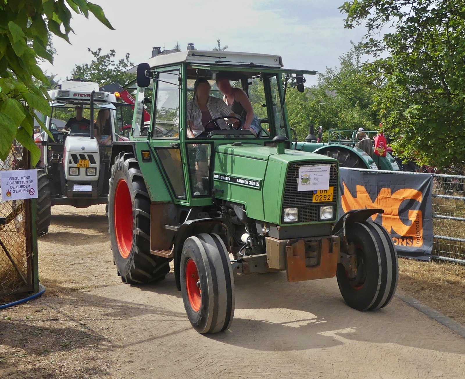 Fendt Farmer 305 LS, nahm an der Rundfahrt beim Traktorentreffen in Keispelt teil. 09.08.2026