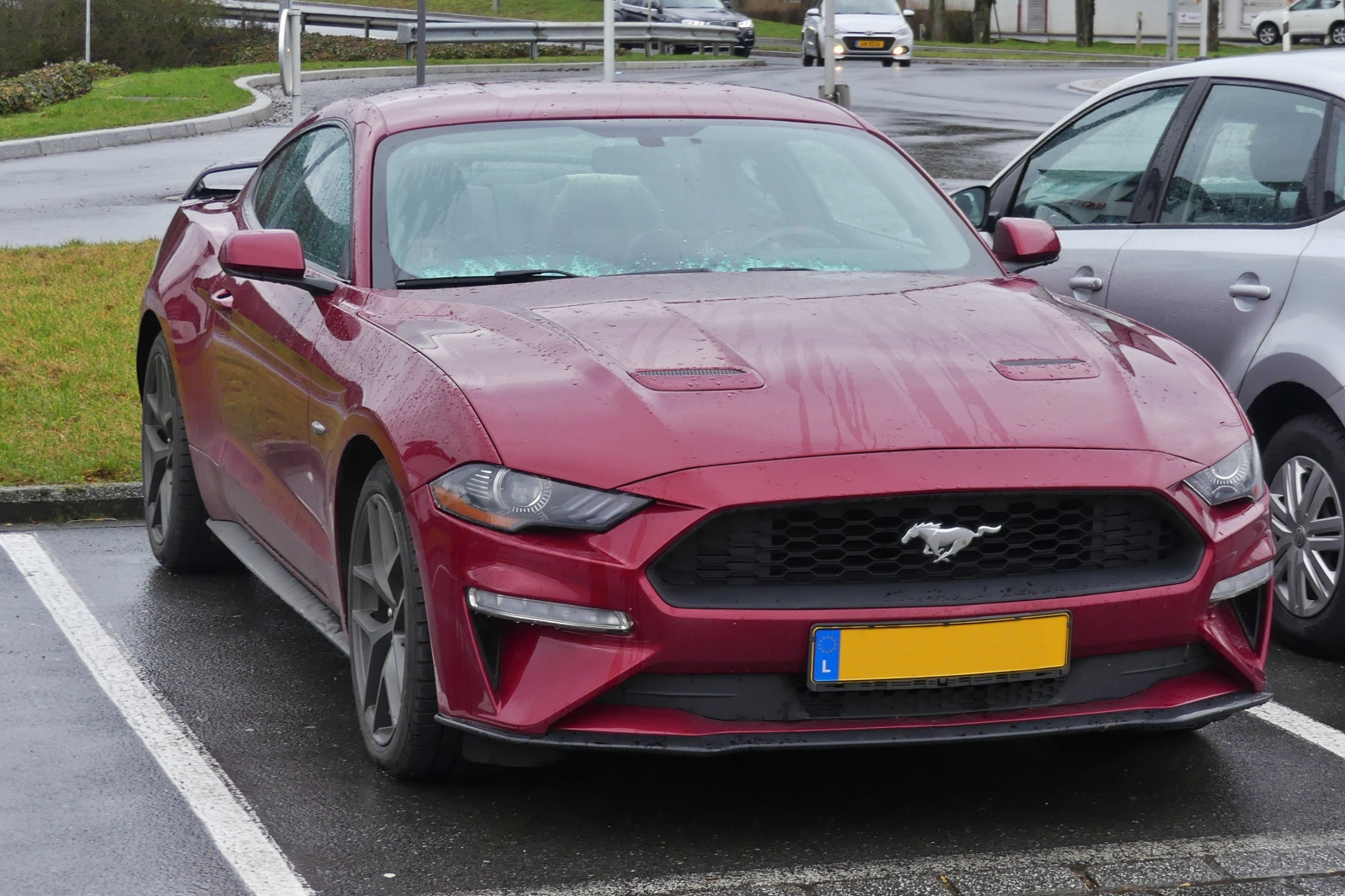 Ford Mustang aufgenommen auf einem Parkplatz. 02.2024