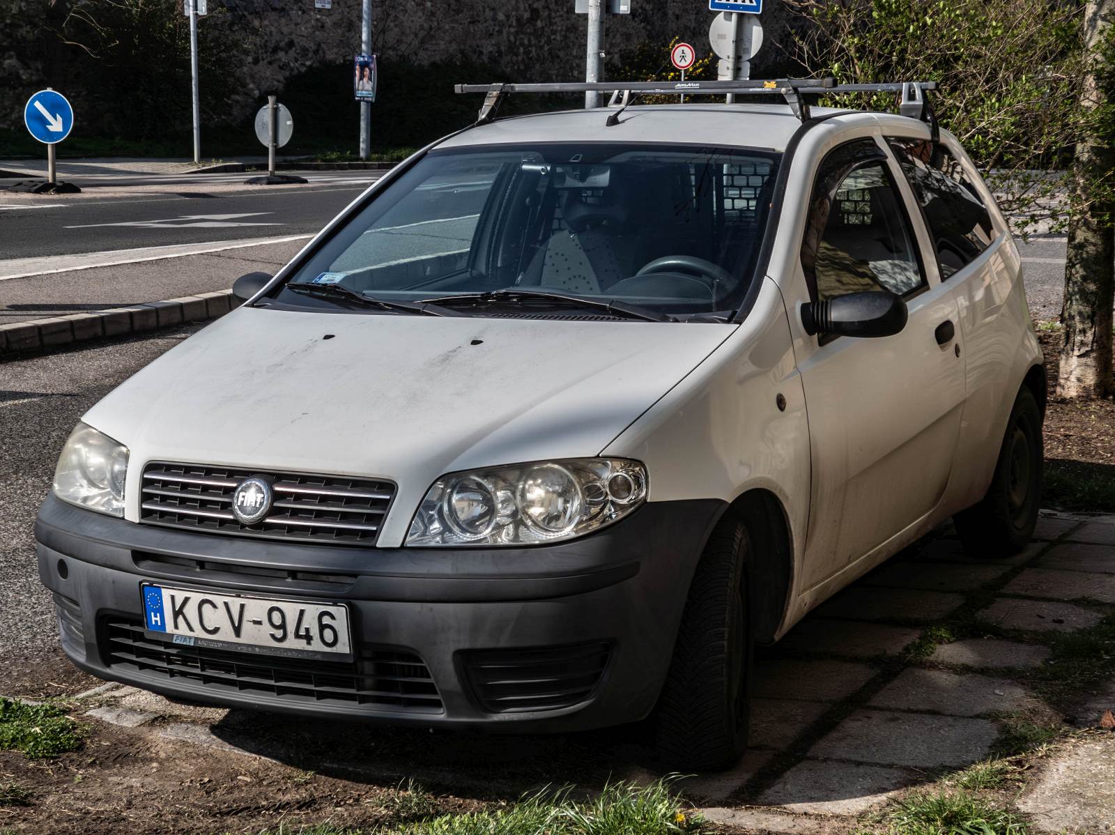 Hier ist ein Fiat Punto Van (zweite Generation, Facelift) zu sehen. Foto: M�rz, 2026.