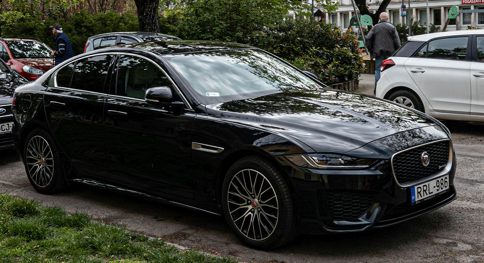 Hier ist ein Jaguar XE (Facelift) zu sehen. Die Aufnahme stammt von April, 2026