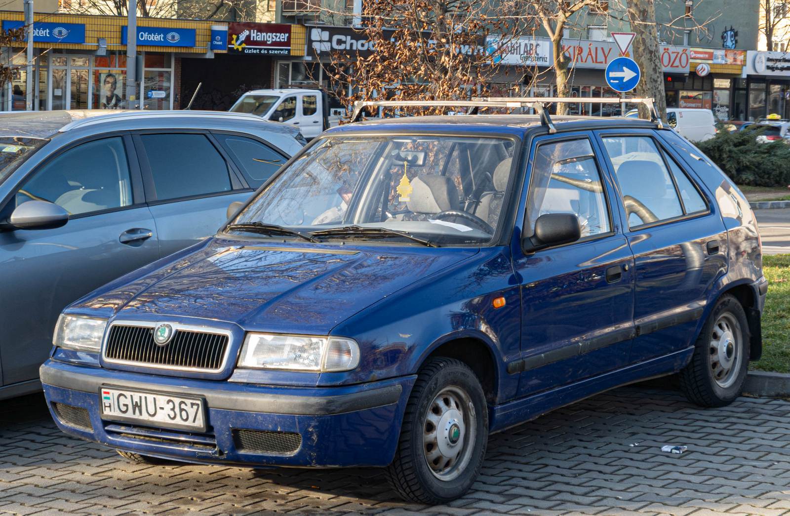 Hier ist ein Skoda Felicia Facelift (Farbe: Nautic Blau) zu sehen. Die Aufnahme stammt von 02.2026.