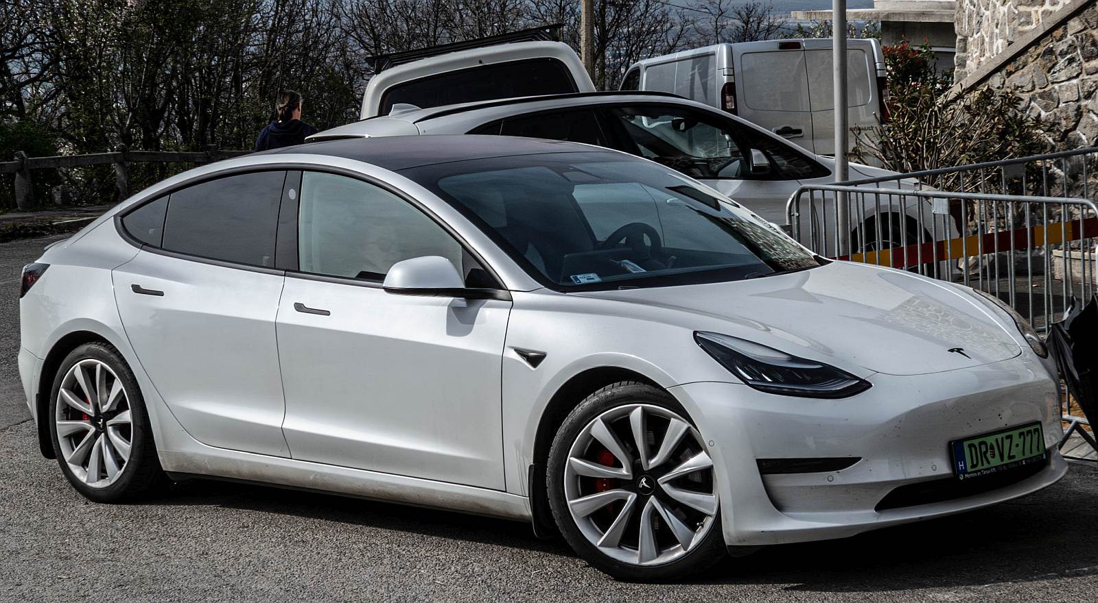 Hier ist ein Tesla Model 3 zu sehen. Foto: M�rz, 2026