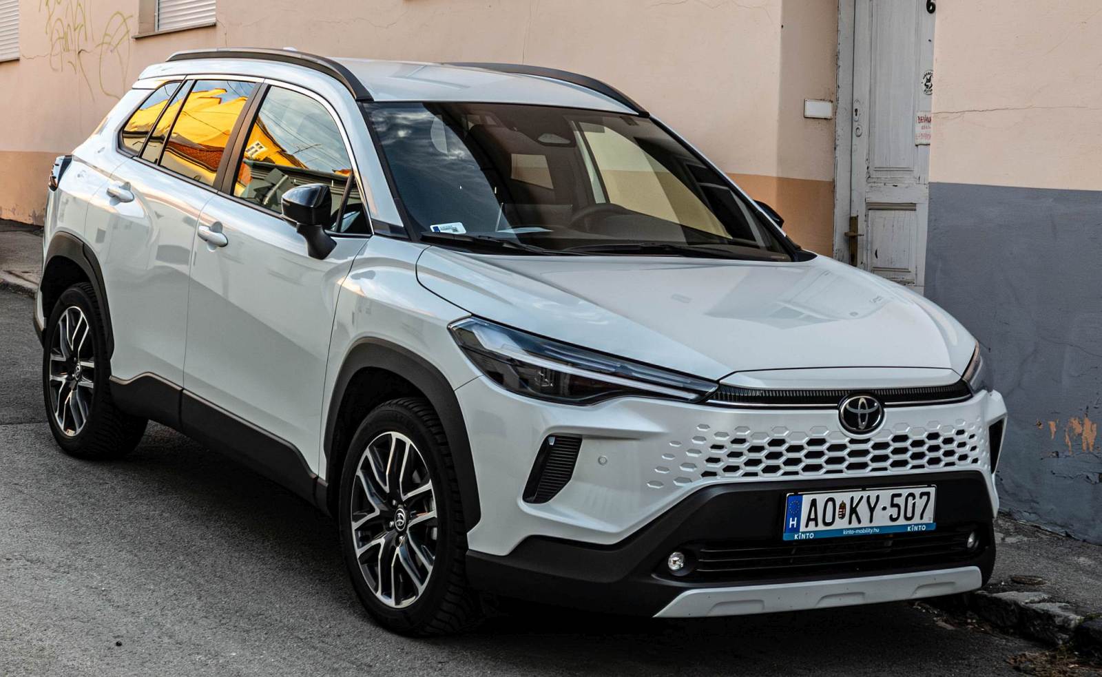 Hier ist ein Toyota COrolla Cross Facelift zu sehen. FOto: 02.2026