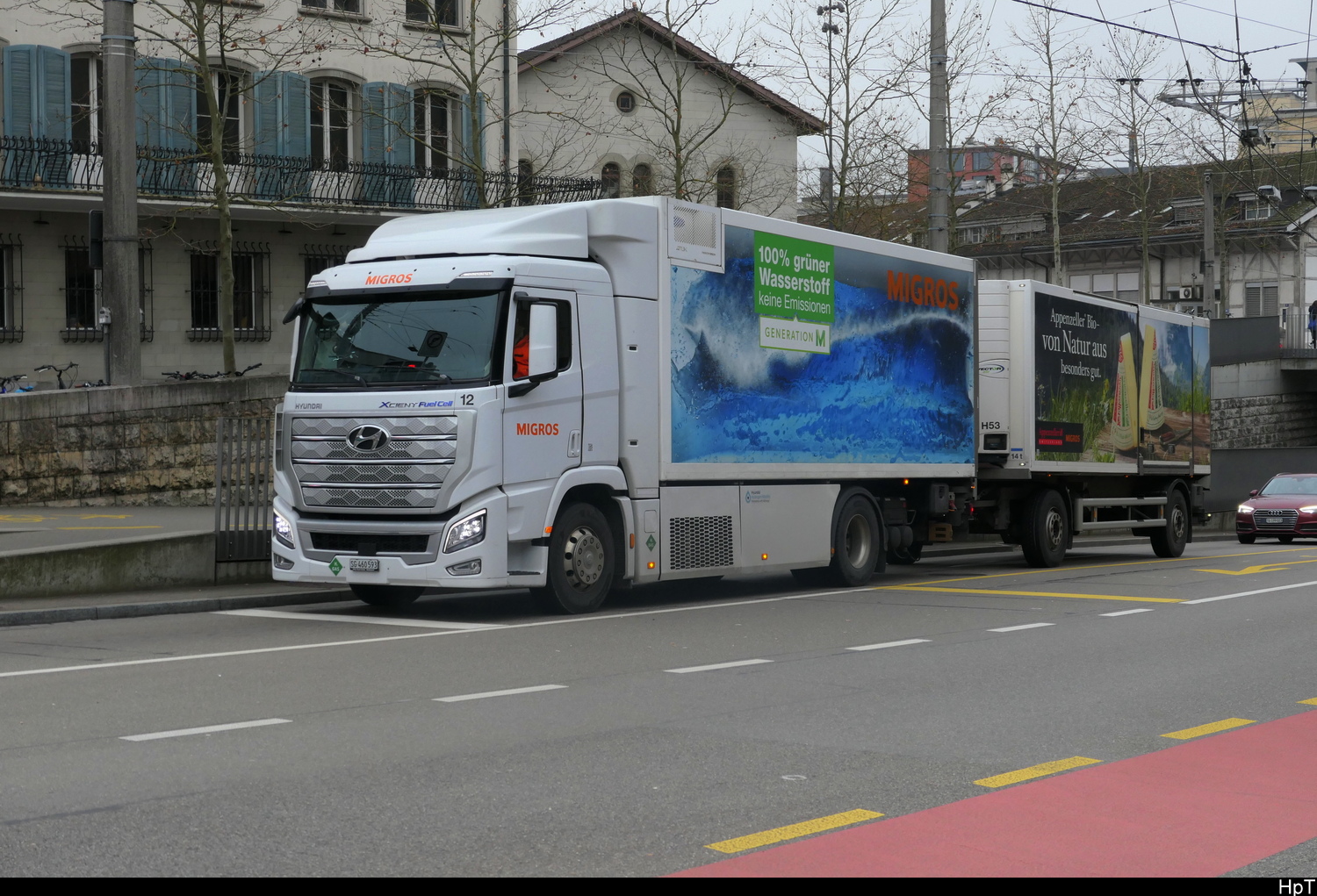 Hyundai mt Anhänger unterwegs in Winterthur am 13.12.2025
