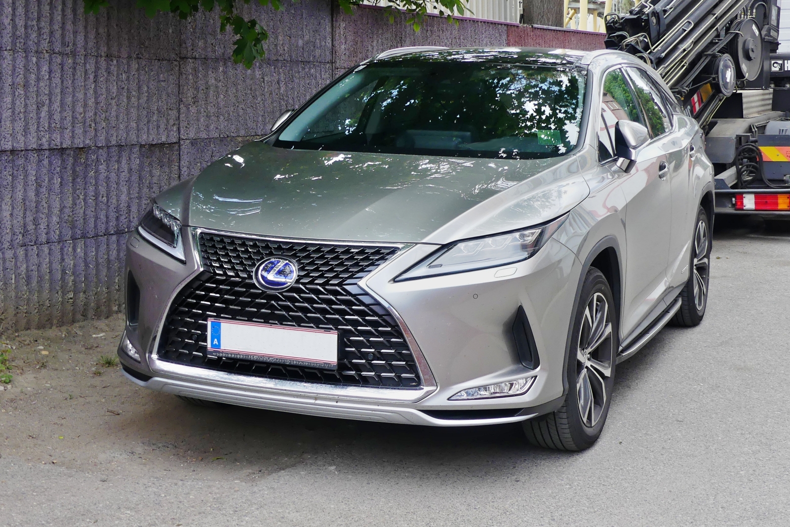 Lexus RH450H, aufgenommen in Wien. 05.2026